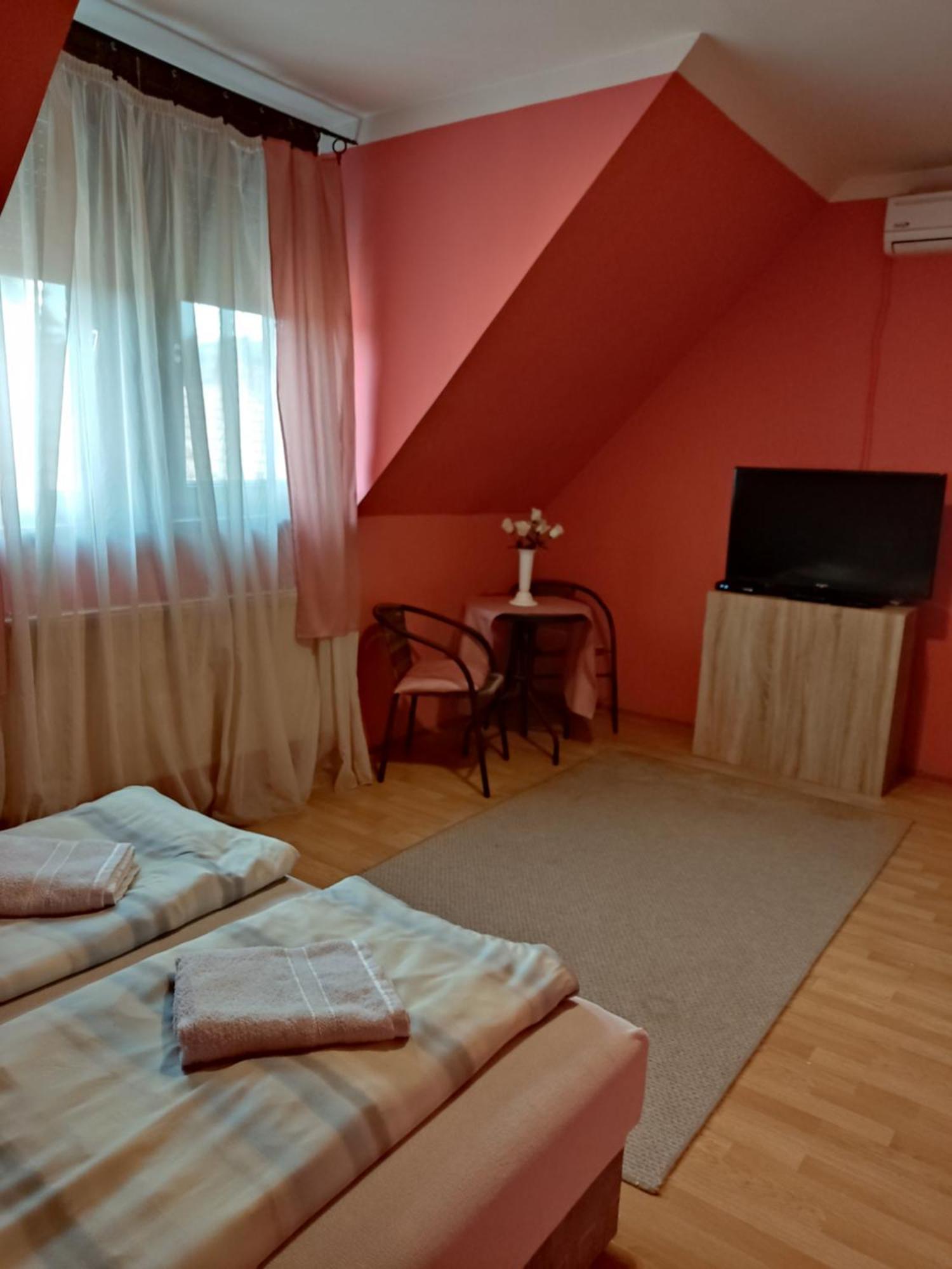 Buebaj Vendeghaz Hotel Eger Phòng bức ảnh